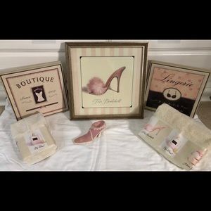 Tres Bombshell decorative bath collection